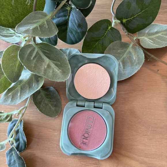 Clinique Other - CLINIQUE Beyond Oil-Free Powder Blusher HONEY BARE .07 oz.